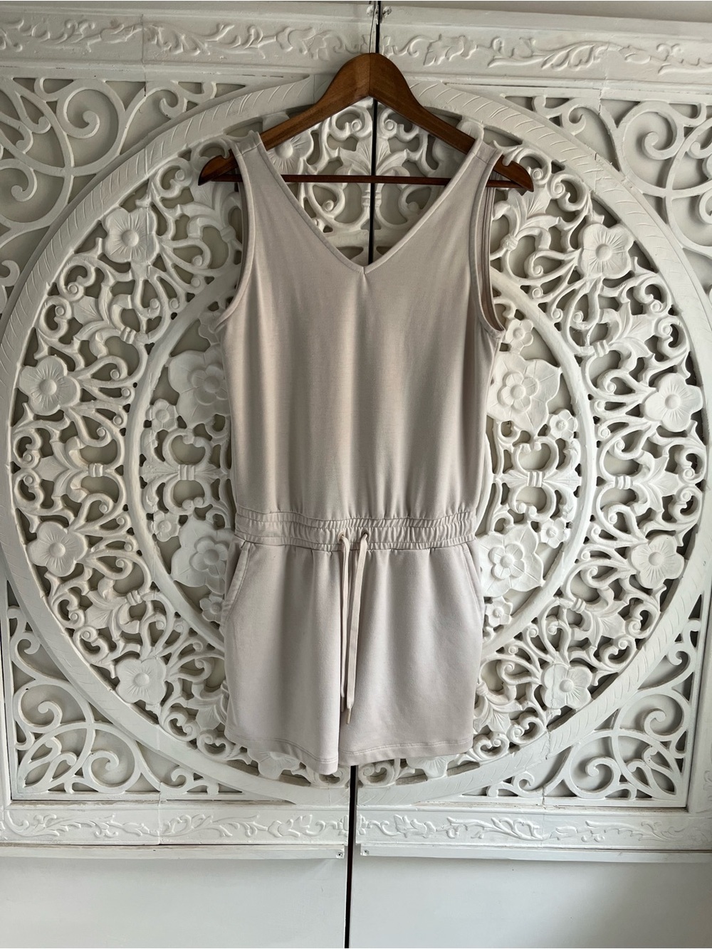 Lolë Sleeveless Drawstring Waist Romper Beige Taupe Athleisure Small